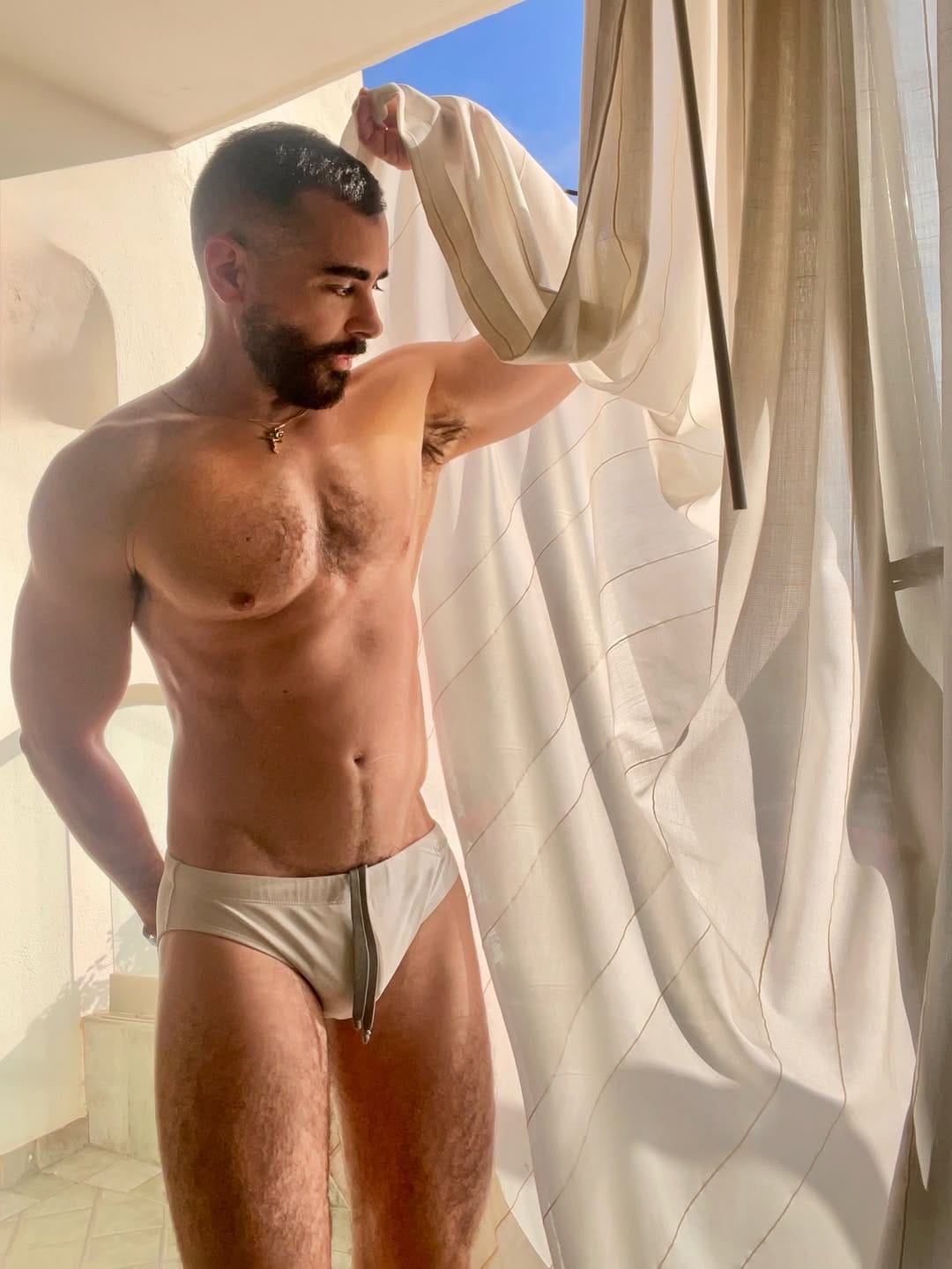 Post 6 by ℛ.𝒱𝒾𝒸𝓉𝑜𝓇 on Instagram (image)