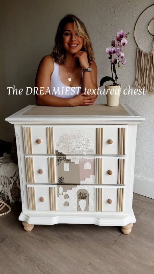 Post 6 by Karina Uribe | Furniture Flips & DIYs on Instagram (video)