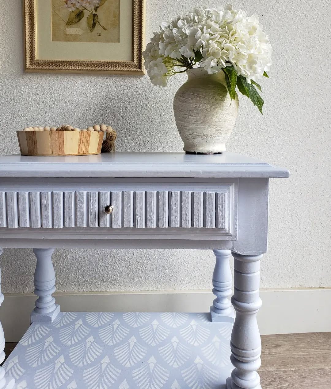 Post 3 by Karina Uribe | Furniture Flips & DIYs on Instagram (image)