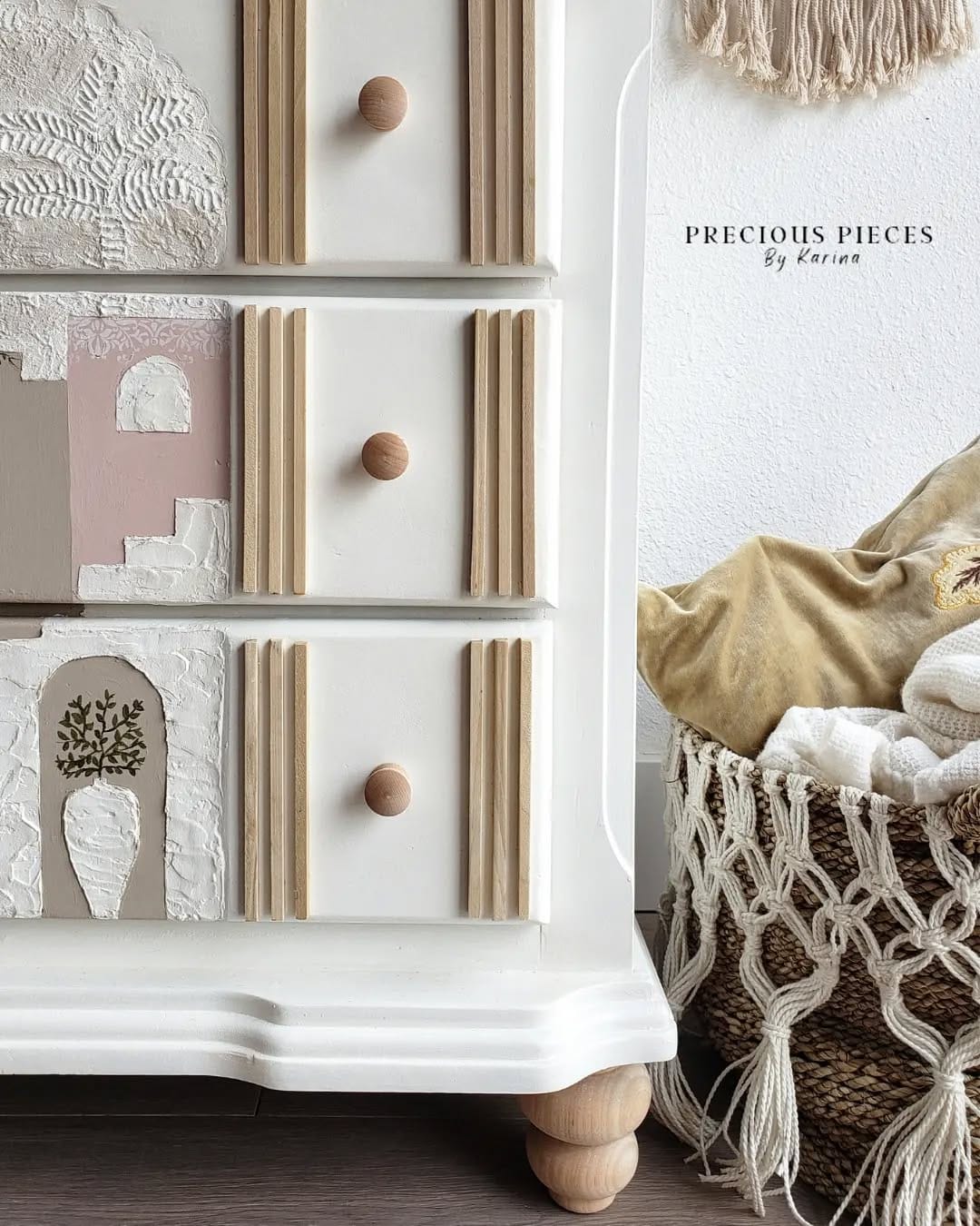 Post 8 by Karina Uribe | Furniture Flips & DIYs on Instagram (image)