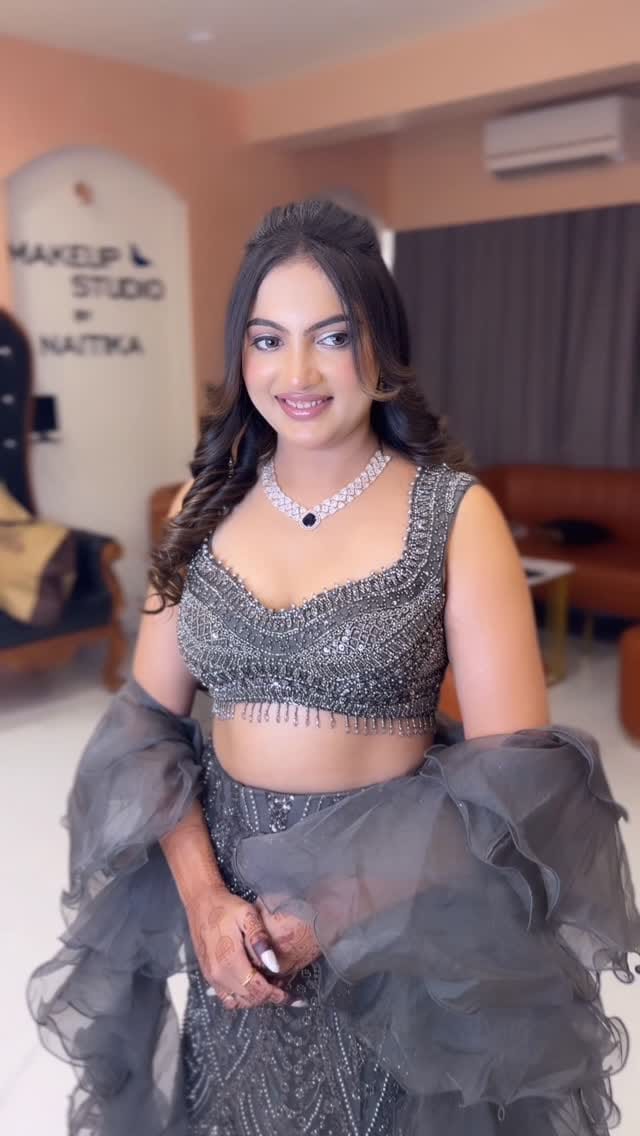 Post 7 by Makeup studio by Naitika 🦋 on Instagram (video)