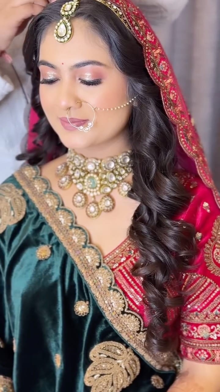 Post 10 by Makeup studio by Naitika 🦋 on Instagram (video)