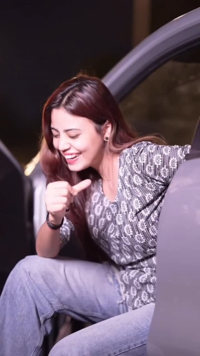 Post 4 by Shikha Wahulkar💟 on Instagram (video)
