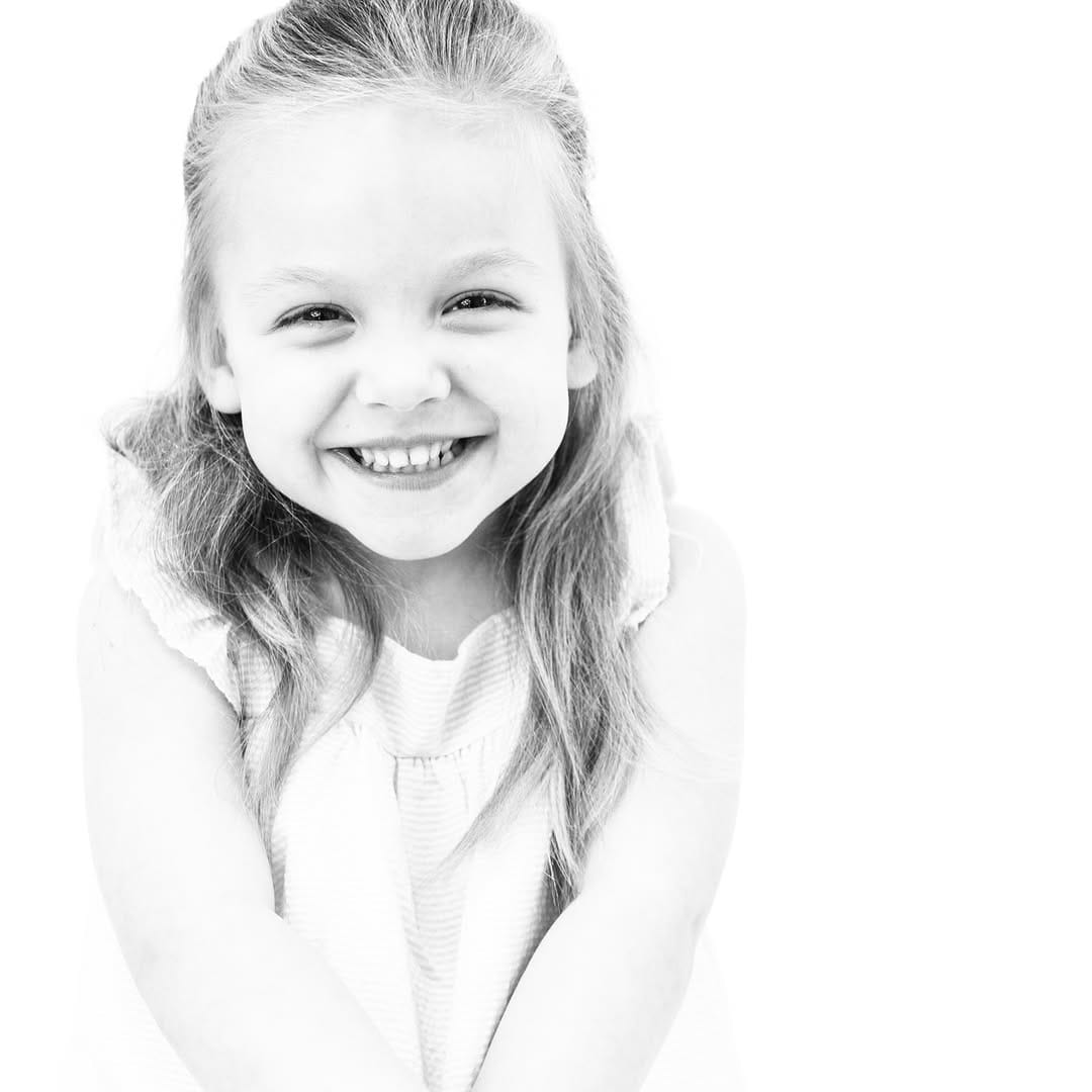 Post 4 by Petite Portraits on Instagram (image)