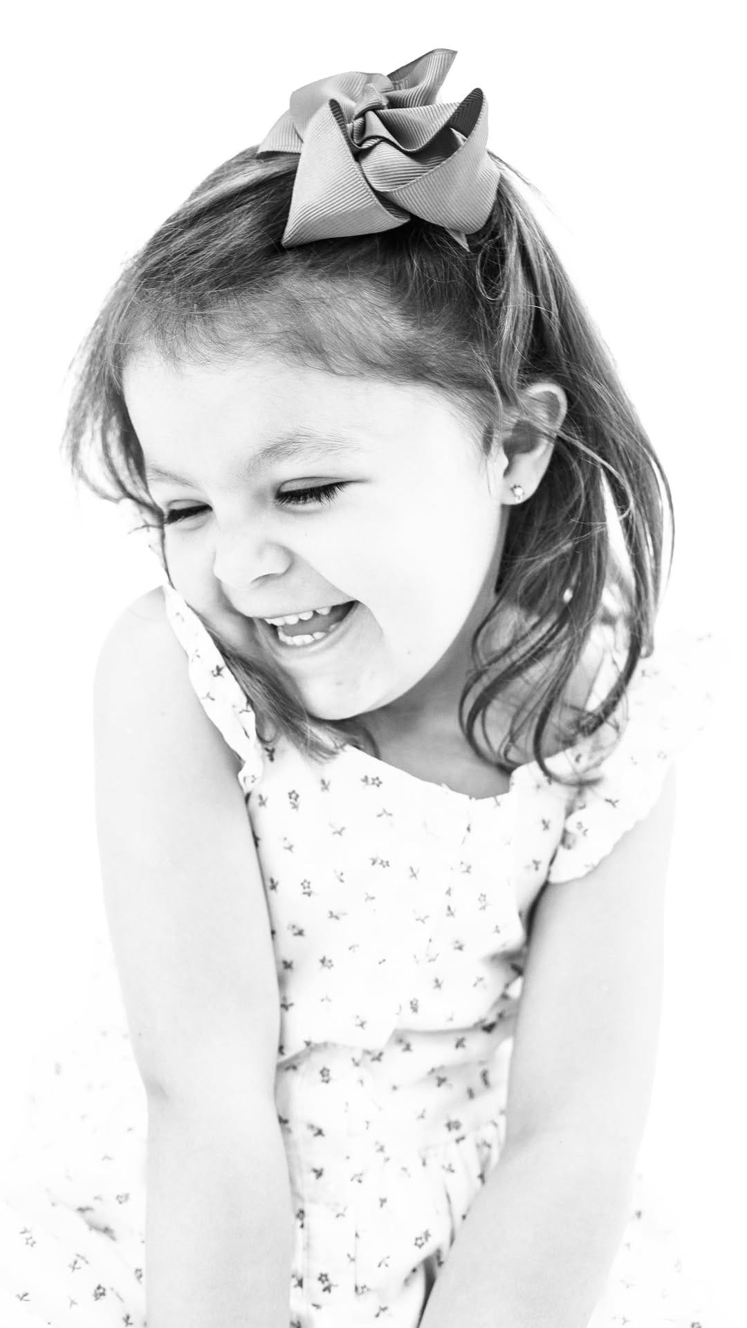 Post 8 by Petite Portraits on Instagram (video)