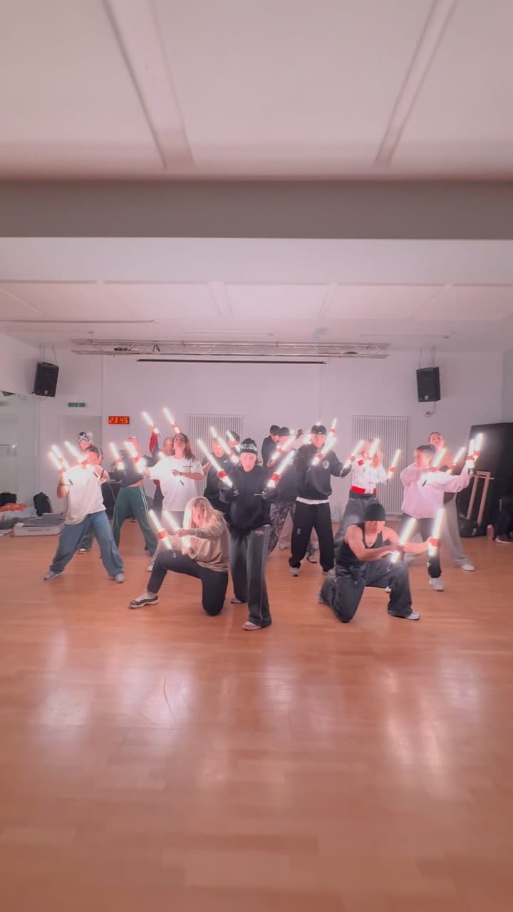 Post 10 by 𝗧𝗘𝗔𝗠 𝗥𝗘𝗖𝗬𝗖𝗟𝗘𝗗 on Instagram (video)