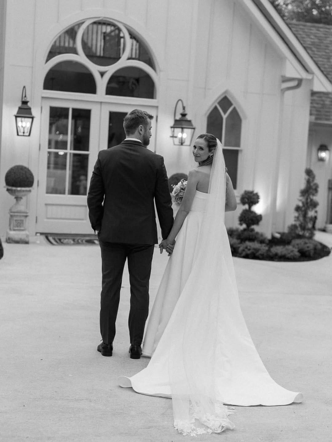 Post 1 by Nicole Lea Photo | Destination Wedding Photographer on Instagram (carousel)