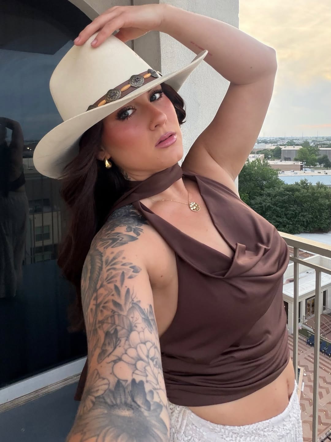 Post 3 by Chloe Cosmetics Destination Hair + Makeup Artist on Instagram (carousel)