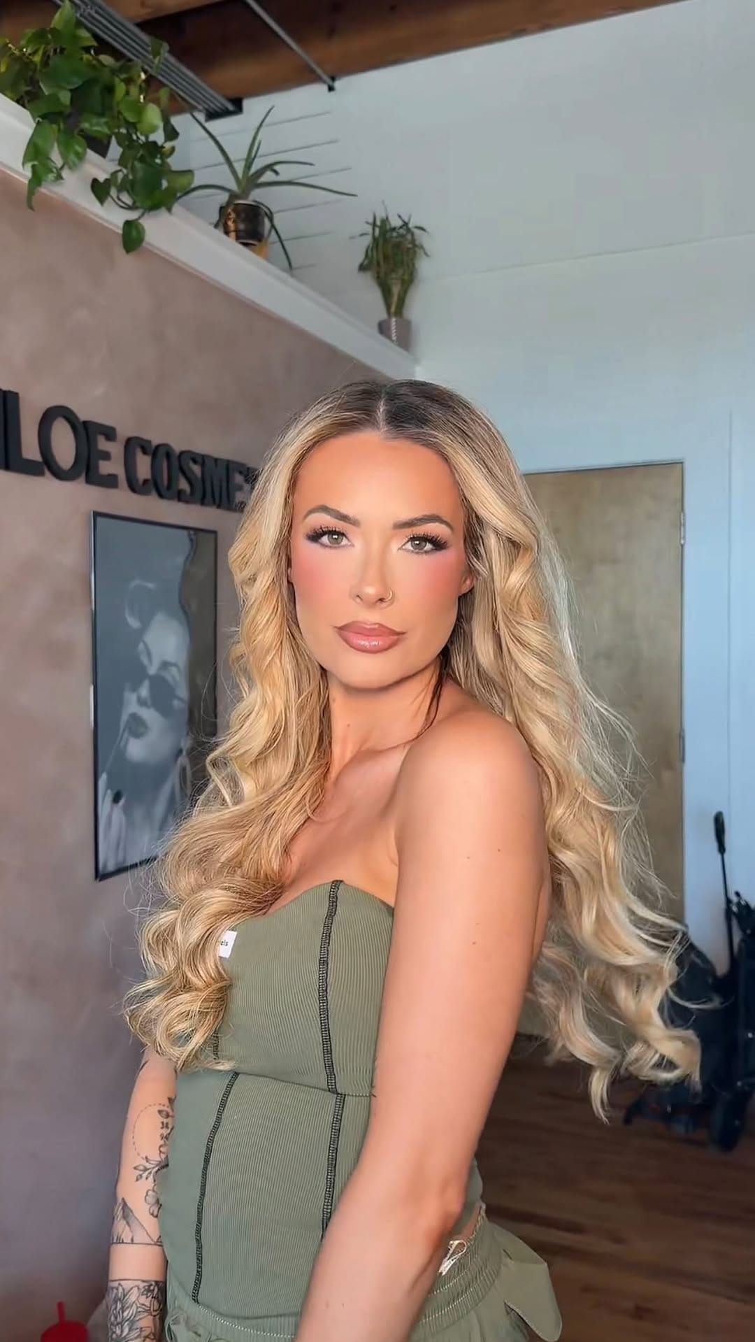 Post 5 by Chloe Cosmetics Destination Hair + Makeup Artist on Instagram (video)