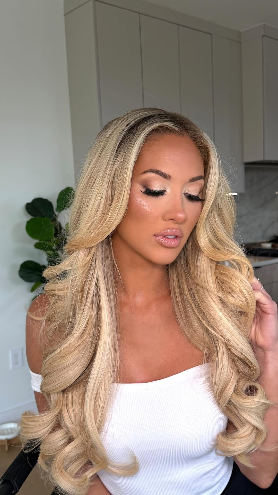 Post 2 by Chloe Cosmetics Destination Hair + Makeup Artist on Instagram (video)