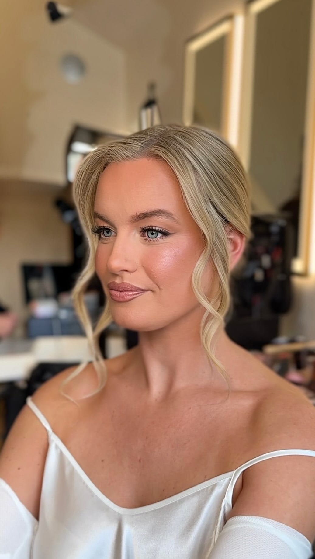 Post 6 by Chloe Cosmetics Destination Hair + Makeup Artist on Instagram (video)