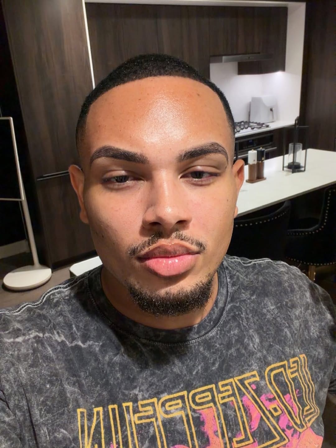 Post 2 by Denzel Johnson | DC MUA on Instagram (image)