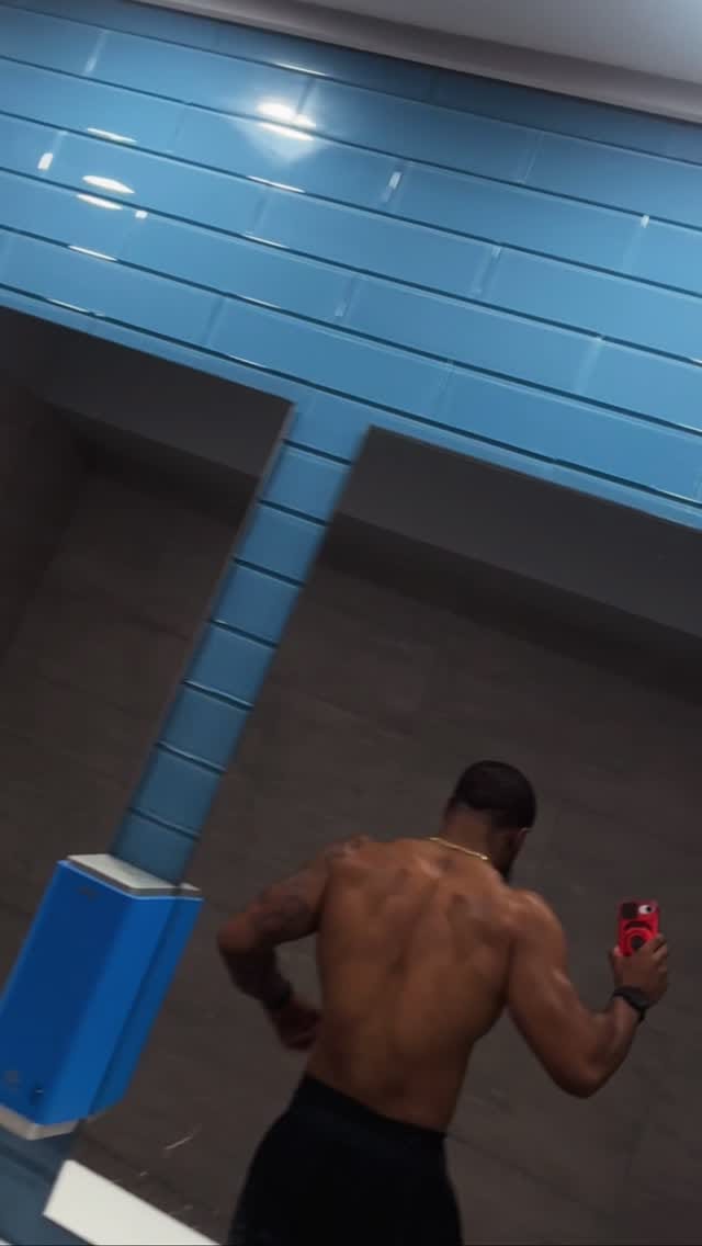 Post 8 by Damian Henderson on Instagram (video)