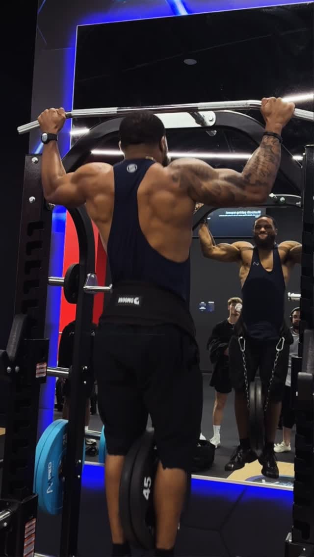 Post 5 by Damian Henderson on Instagram (video)