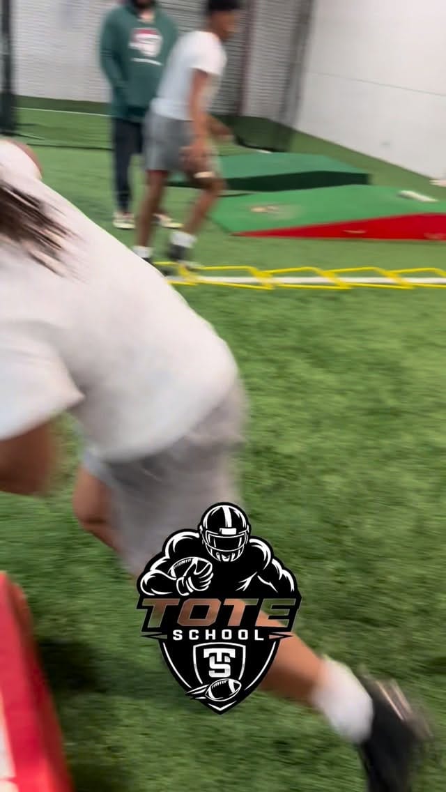 Post 7 by Damian Henderson on Instagram (video)