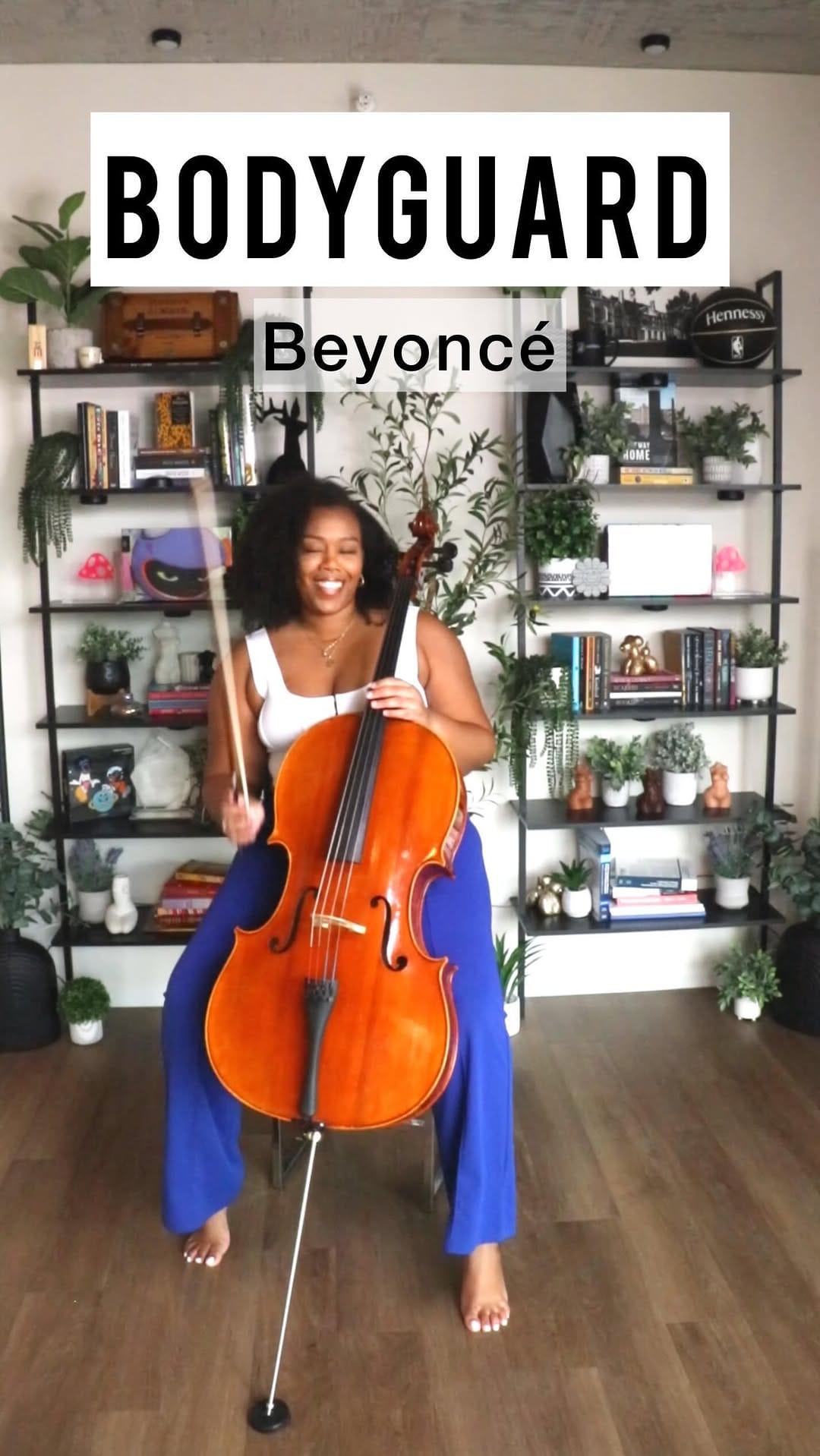 Post 2 by Y A N N A on Instagram (video)