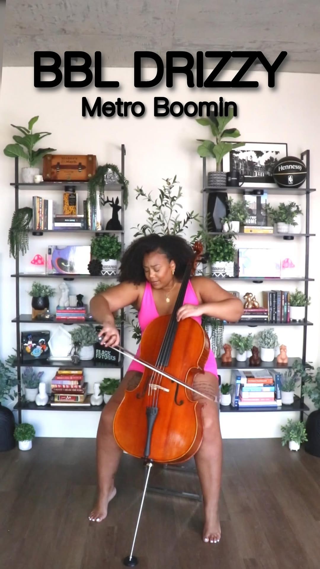 Post 9 by Y A N N A on Instagram (video)