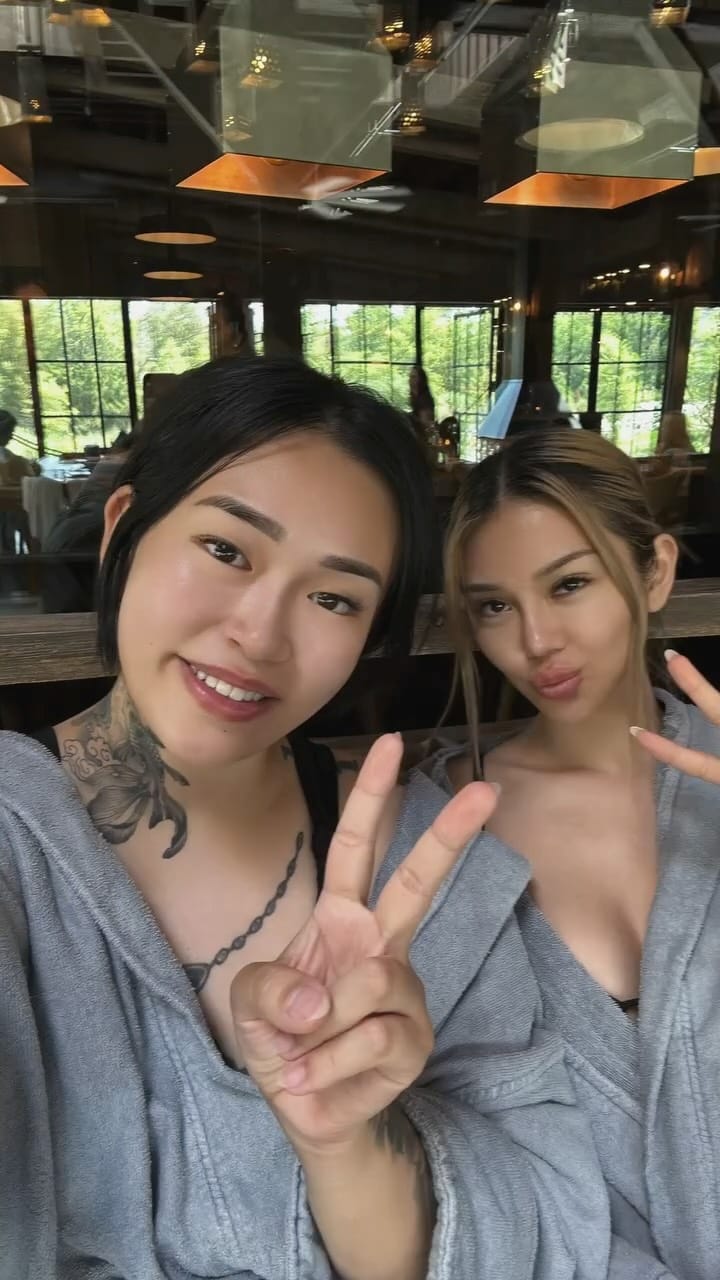 Post 6 by Kelly on Instagram (video)