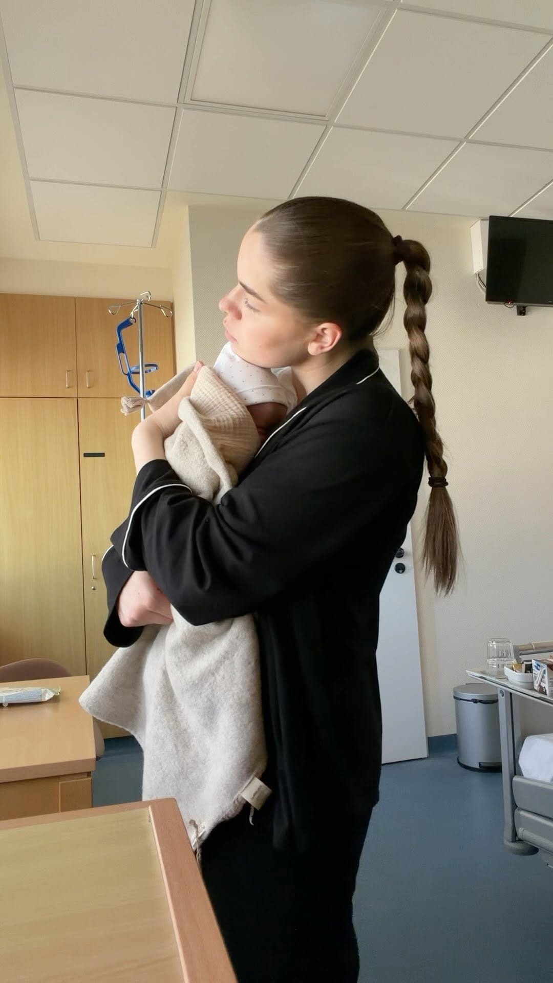 Post 1 by Miriel Šuk | Mama-Alltag | UGC & Content Creator | Sauerteig on Instagram (video)