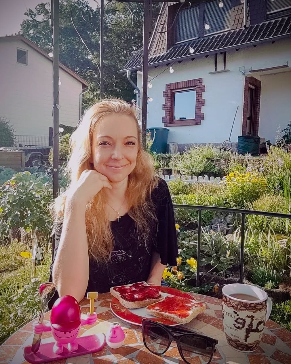 Post 5 by Julia Neumann on Instagram (image)