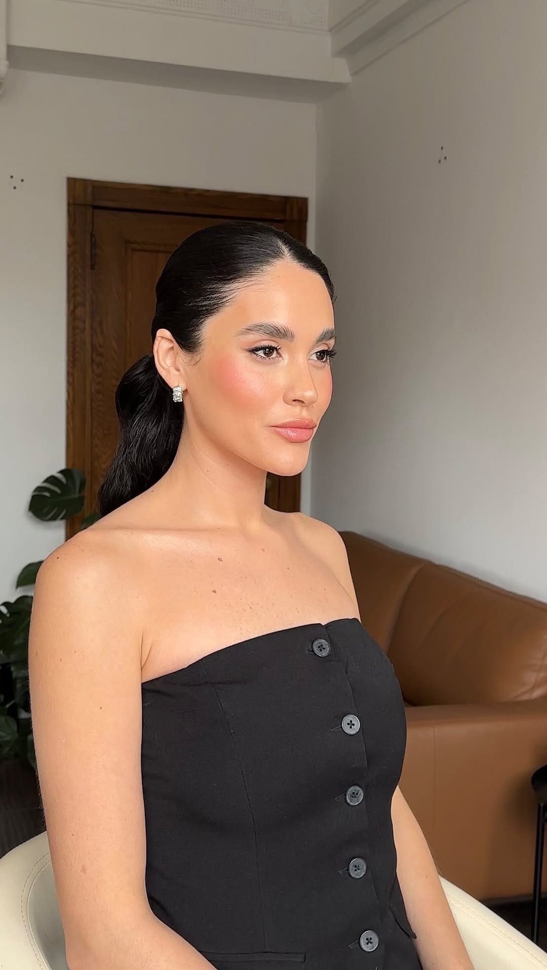 Post 6 by Vancouver Makeup Artist on Instagram (video)