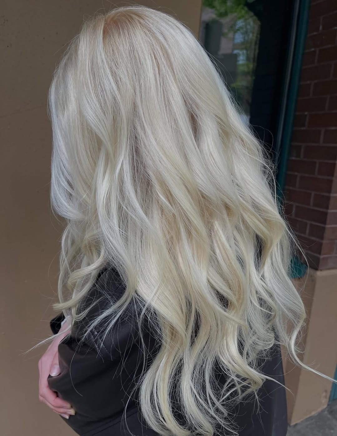 Post 6 by Vanessa Gidden Hairstylist on Instagram (carousel)