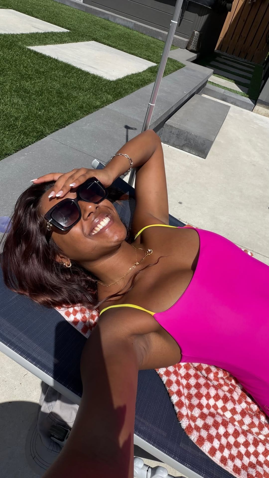 Post 6 by Angelique on Instagram (video)