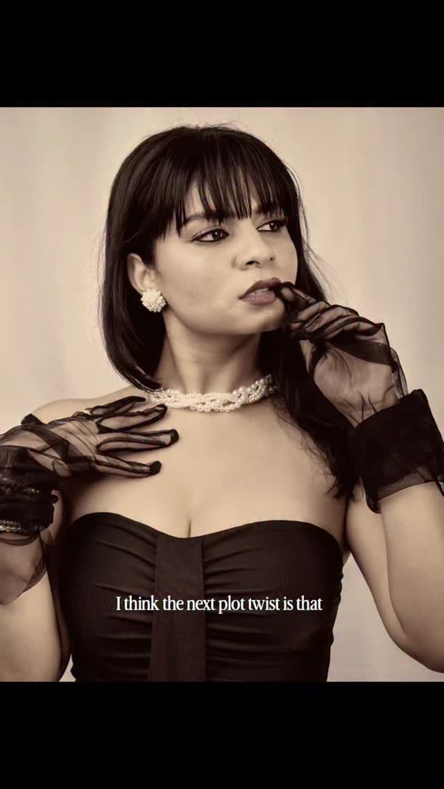 Post 8 by Aashka ( theatre artist & model) on Instagram (video)