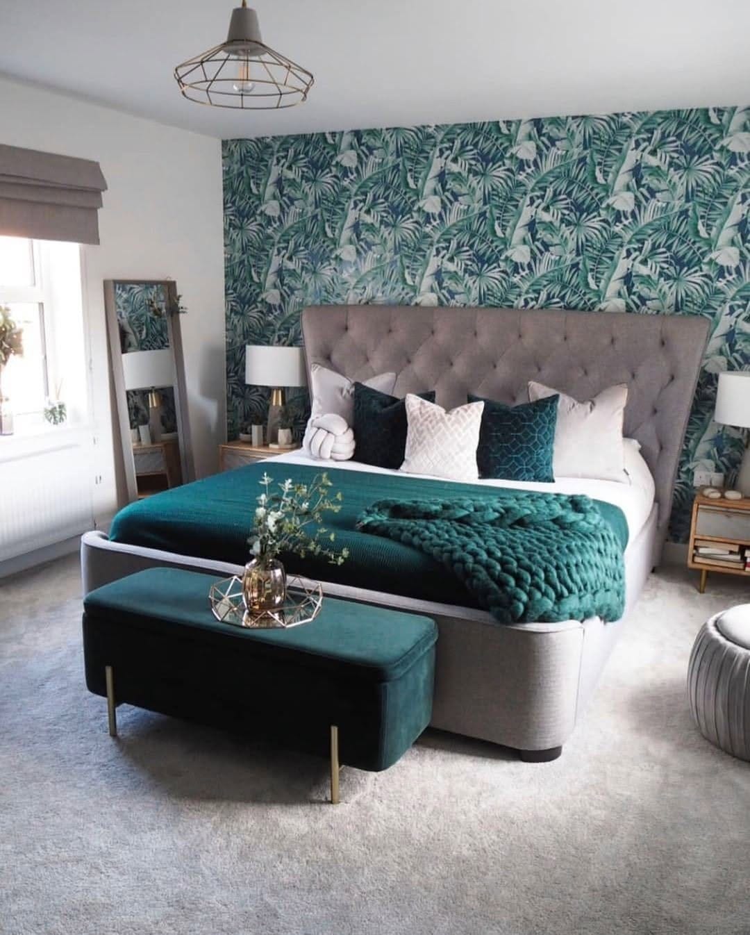 Post 3 by LV London on Instagram (image)
