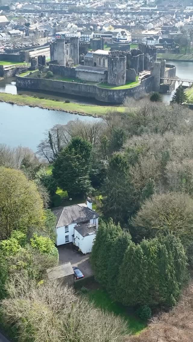 Post 1 by JeffreyRoss Estate Agents on Instagram (video)