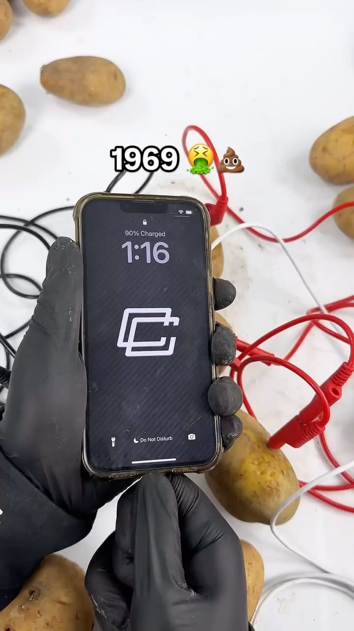 Post 4 by Carbon Case Dealer on Instagram (video)