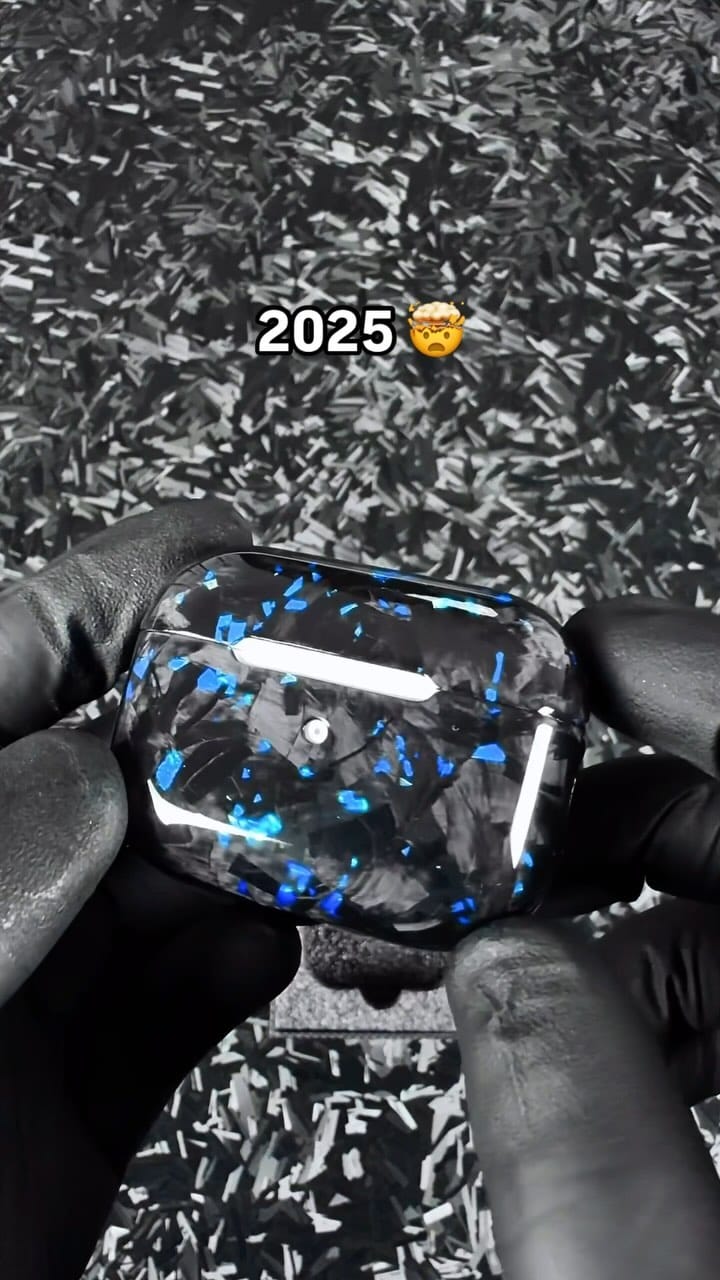 Post 8 by Carbon Case Dealer on Instagram (video)