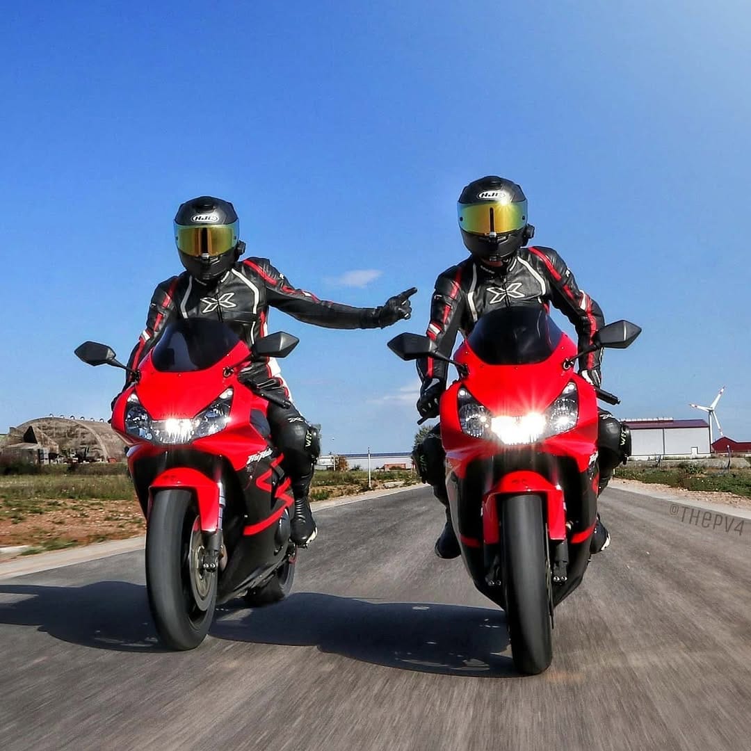Post 10 by Jan 🔥 CBR 954RR Fireblade on Instagram (image)