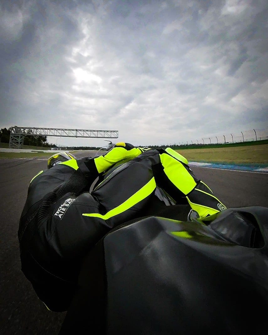 Post 10 by 🔥🔥🔥 BMW S1000RR 🔥🔥🔥 on Instagram (image)
