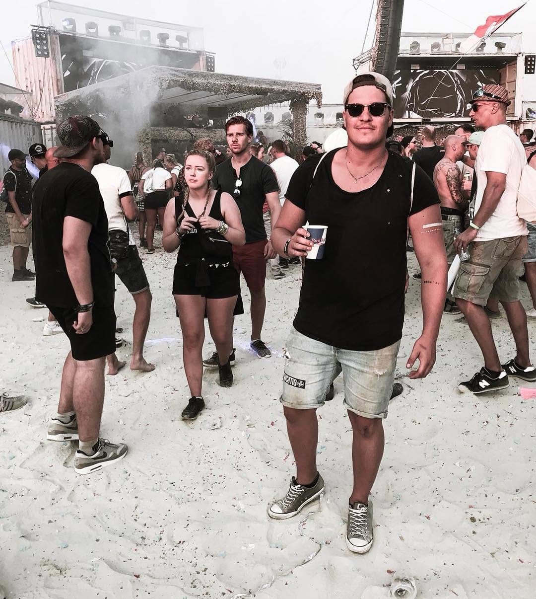Post 6 by Finn Lange on Instagram (image)