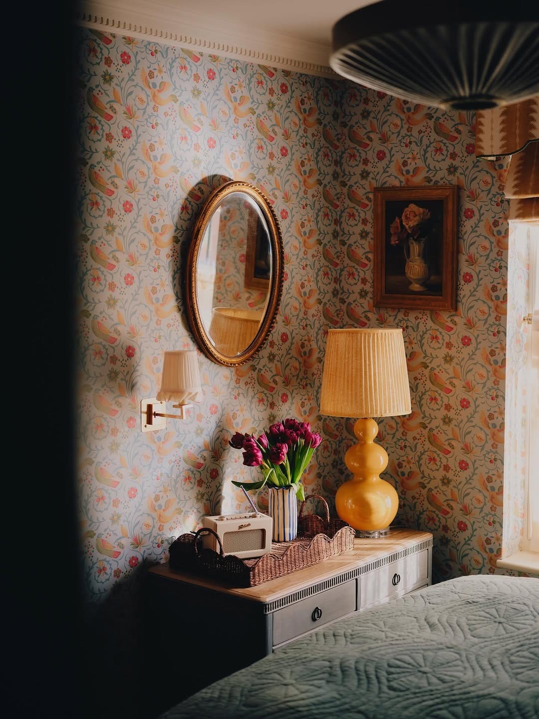 Post 2 by A𝓵𝓲𝓬𝓮’𝓼 N𝓮𝓼𝓽 L𝓸𝓷𝓭𝓸𝓷 on Instagram (image)