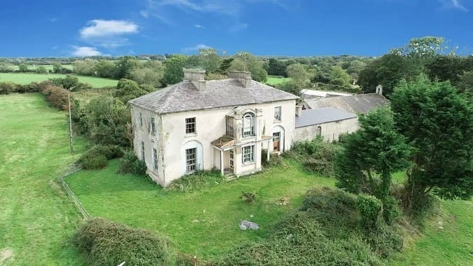 Post 8 by Reloved Irish Houses on Instagram (carousel)