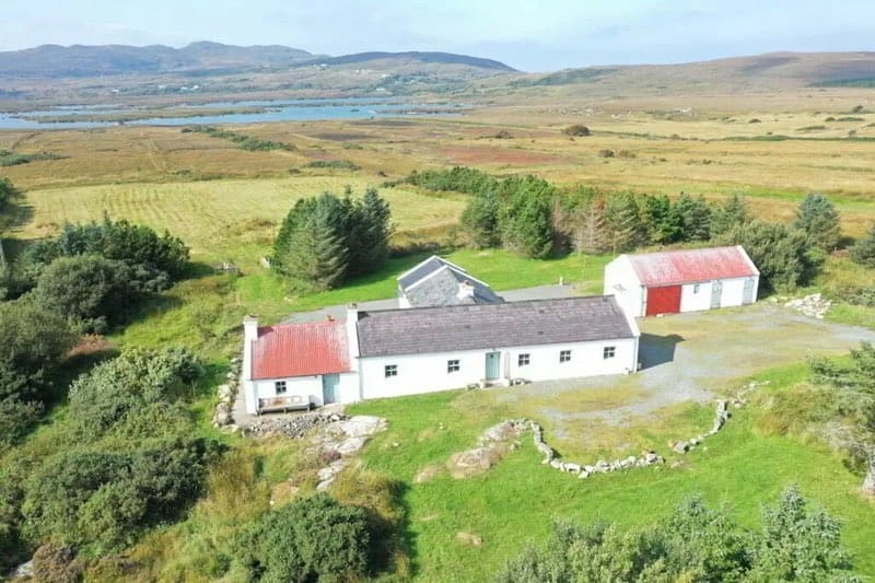 Post 7 by Reloved Irish Houses on Instagram (carousel)