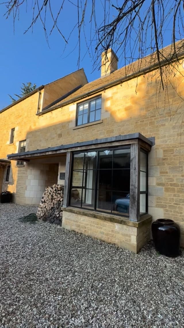Post 9 by Luxury Cotswold Retreats on Instagram (video)