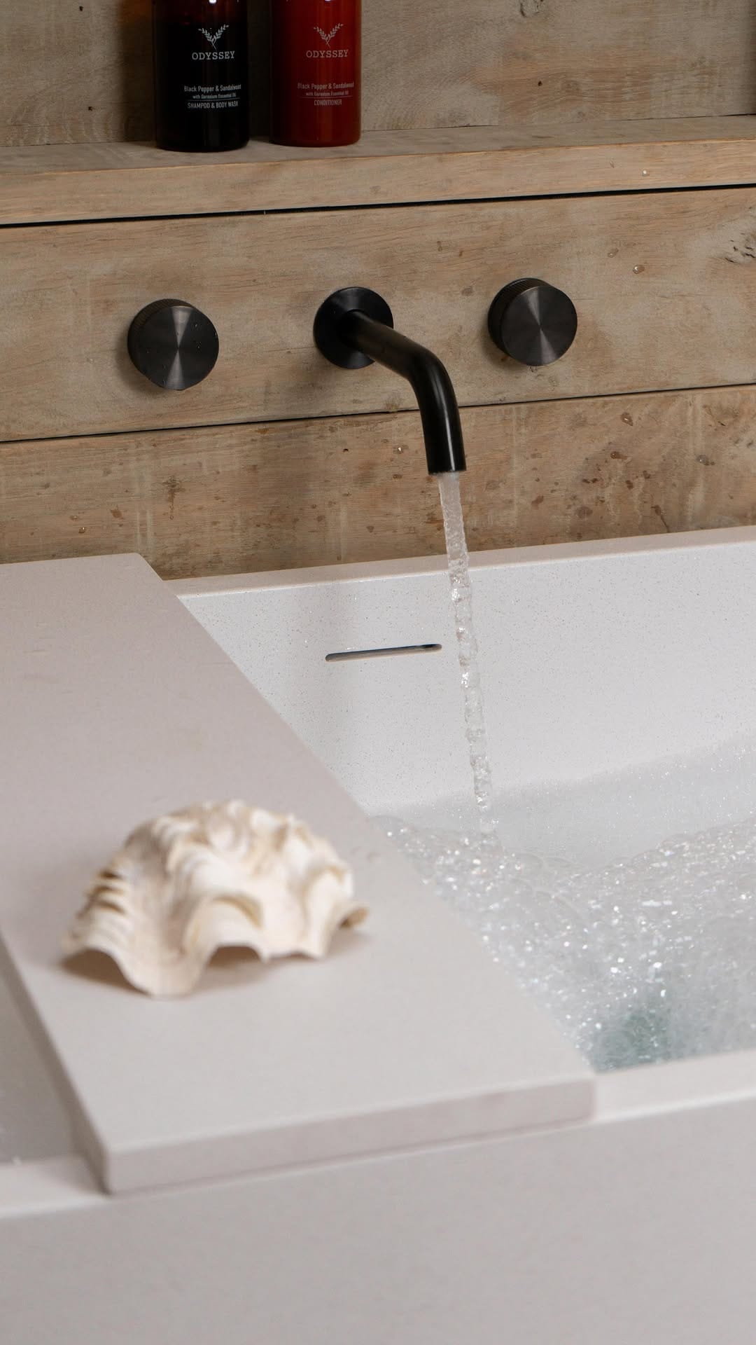 Post 6 by Luxury Cotswold Retreats on Instagram (video)