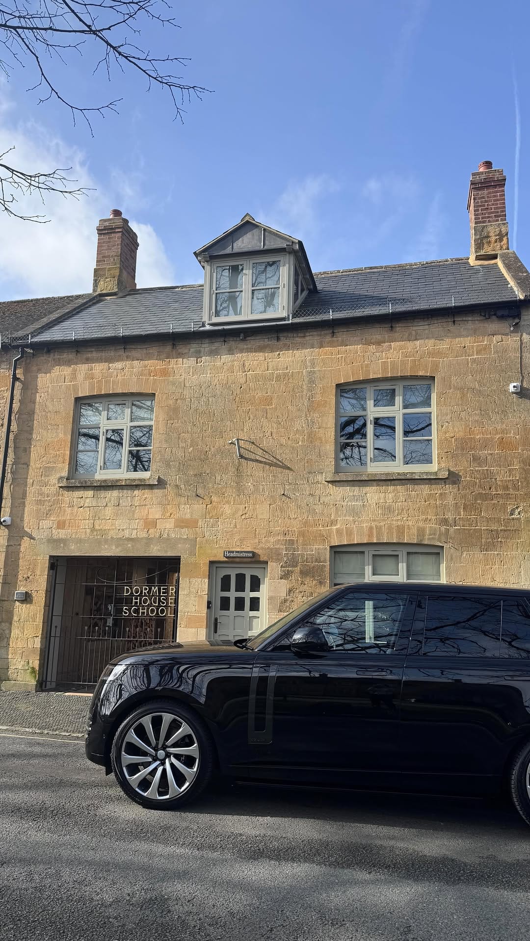Post 5 by Luxury Cotswold Retreats on Instagram (video)