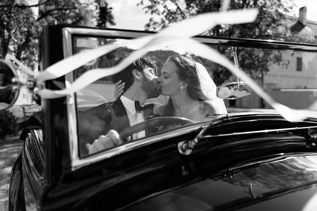 Post 4 by Dani Haupt • Wedding Photographer Vienna, Italy, Spain on Instagram (carousel)