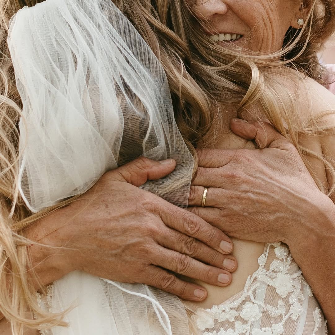 Post 2 by Dani Haupt • Wedding Photographer Vienna, Italy, Spain on Instagram (carousel)