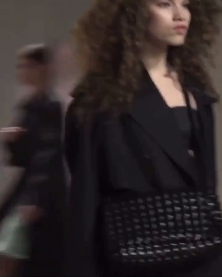 Post 10 by Alex Naumova on Instagram (video)