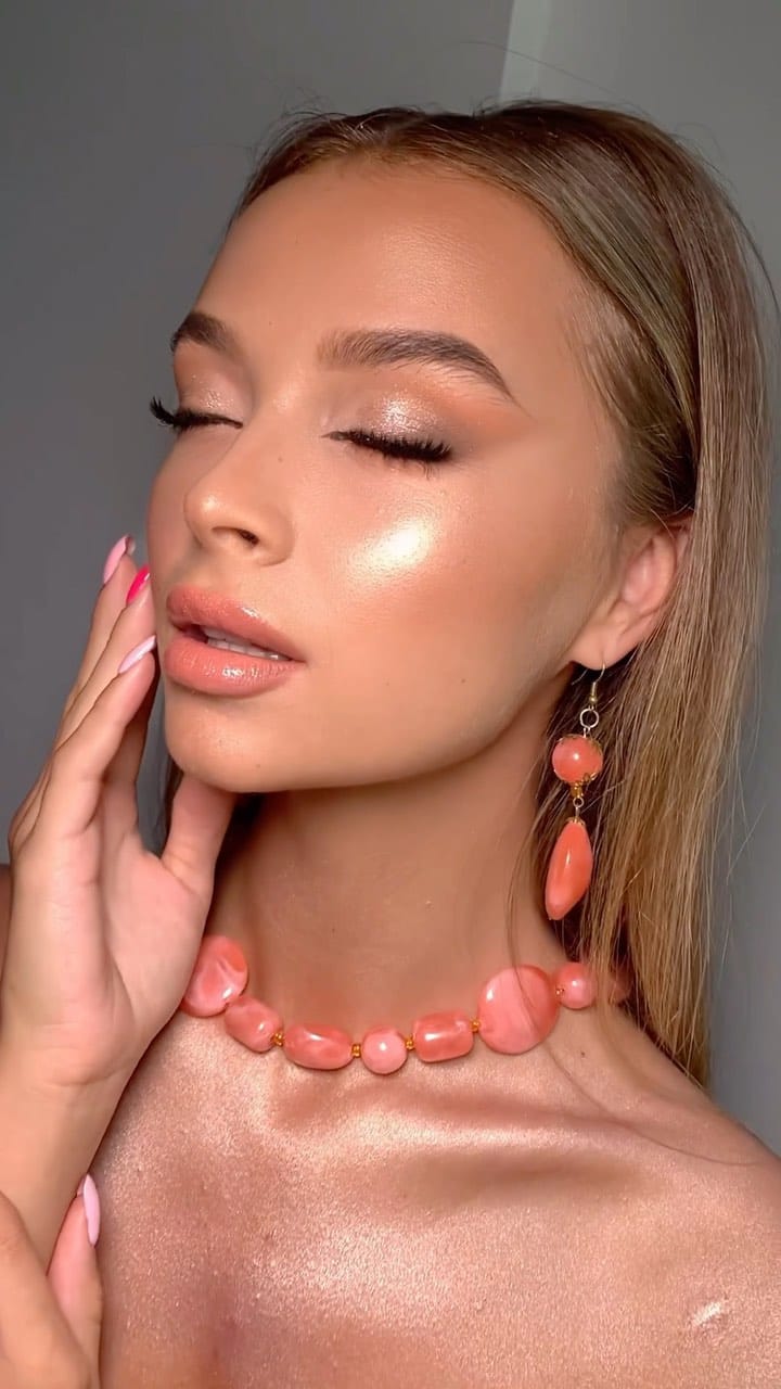 Post 4 by Makeup⚪️Hairstyles⚪️Education on Instagram (video)