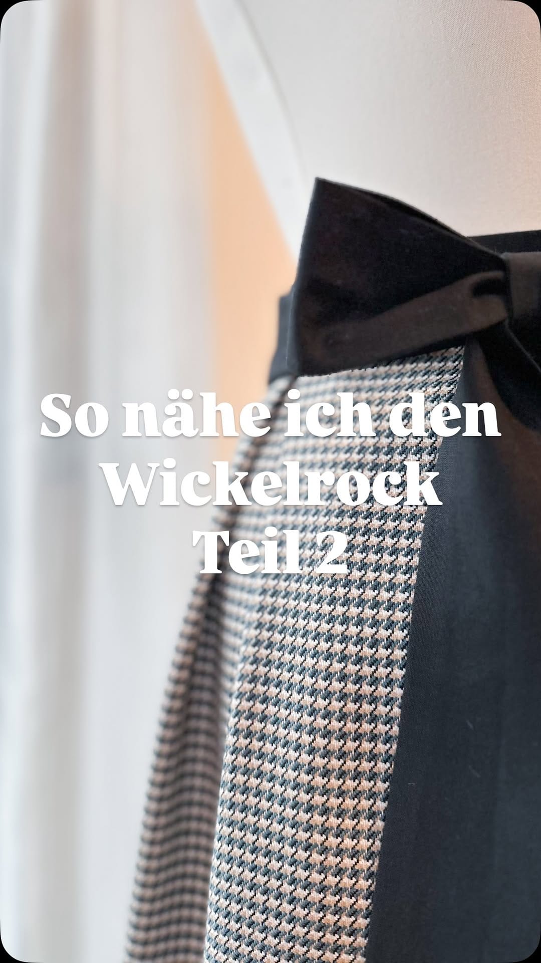 Post 5 by Lisa-Marie Krämer | Dirndl | Tracht | Maßanfertigung on Instagram (video)