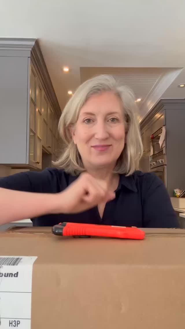 Post 4 by Lesley Chesterman on Instagram (video)