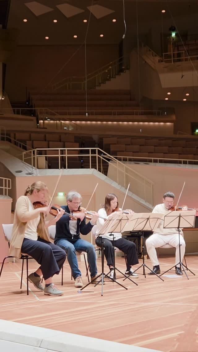 Post 4 by Amihai Grosz on Instagram (video)