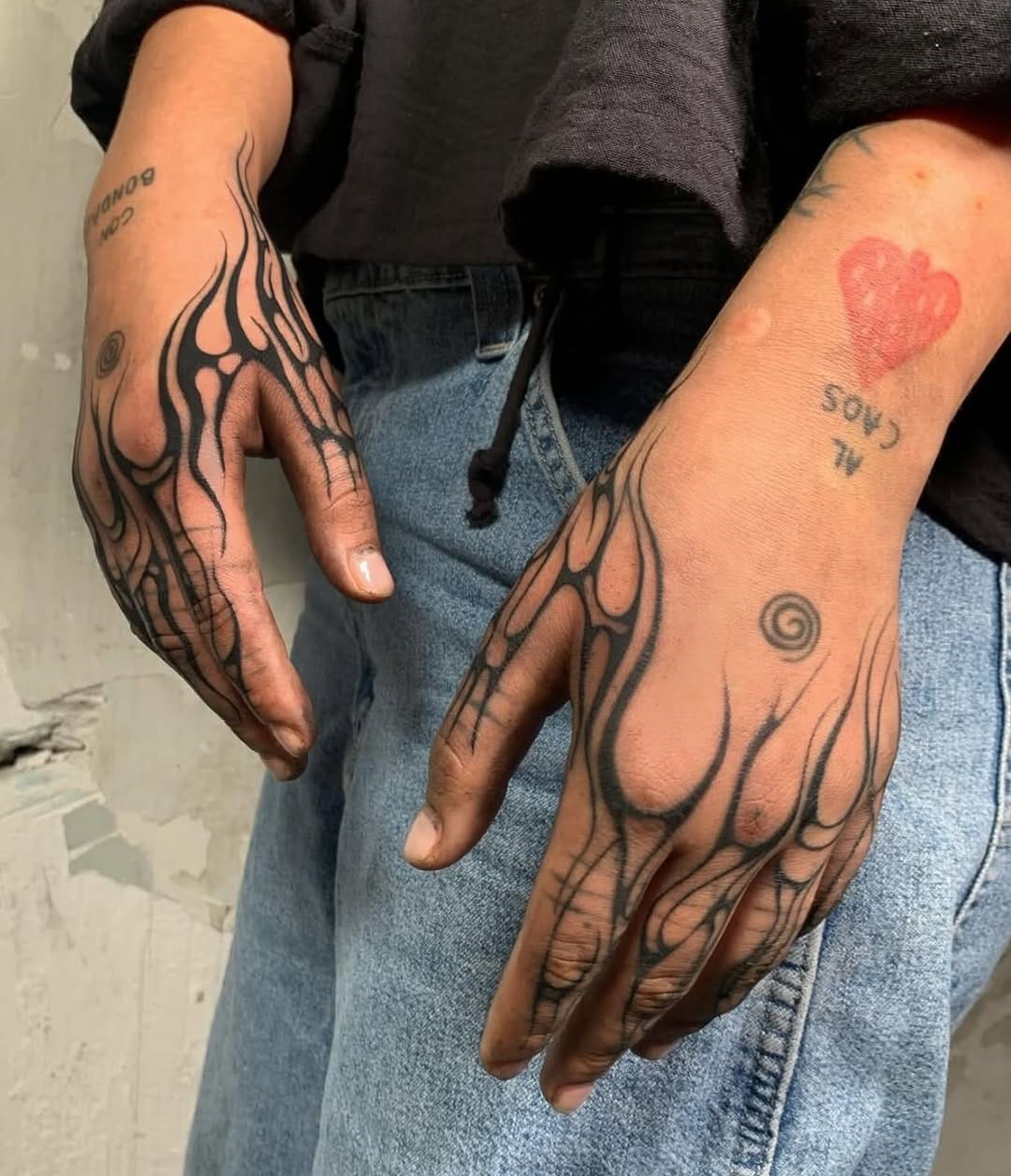 Post 6 by 𝕬𝖓𝖙𝖆𝖑 𝕷𝖊𝖞𝖛𝖆 on Instagram (carousel)