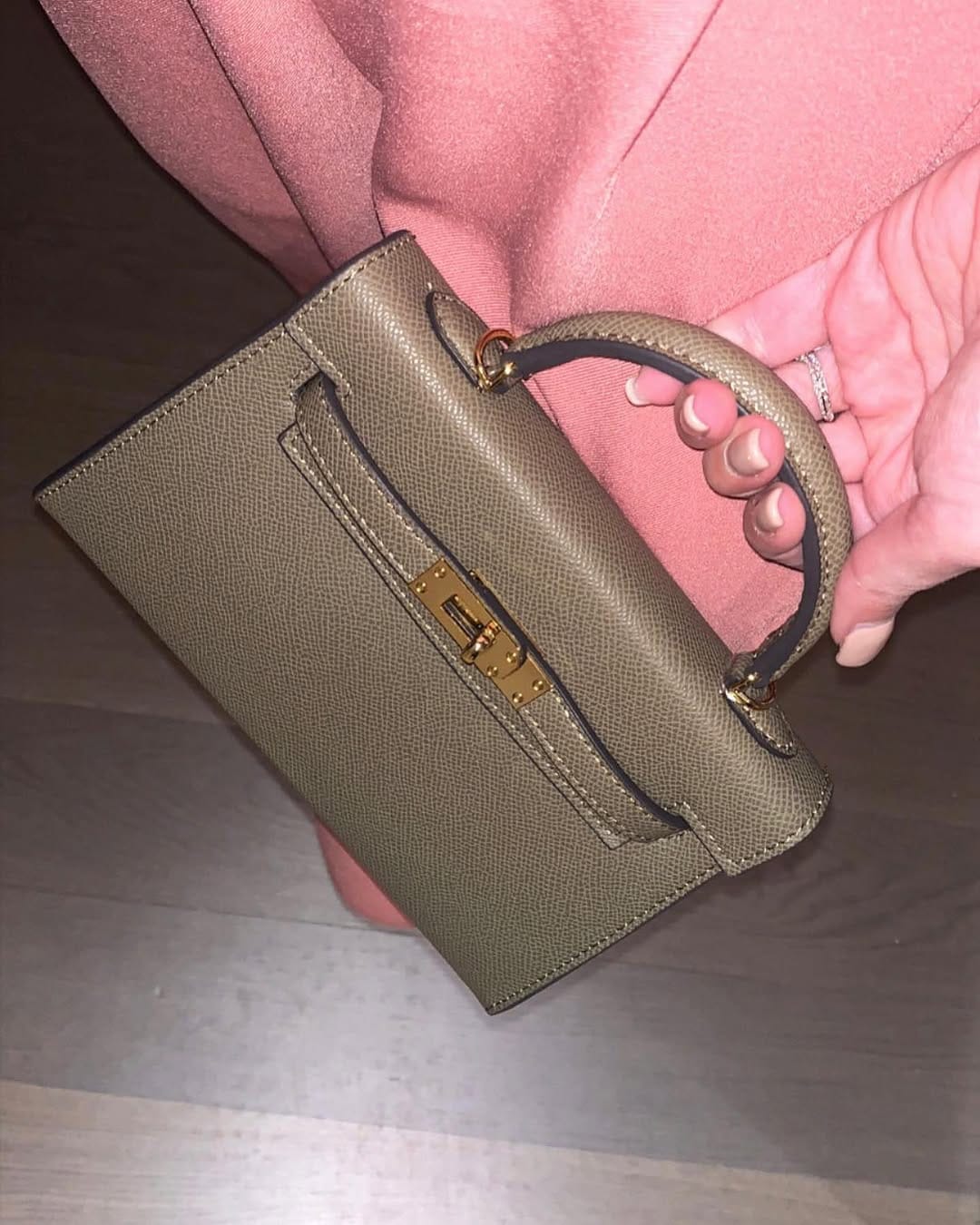 Post 6 by @lastminuteluxe on Instagram (image)